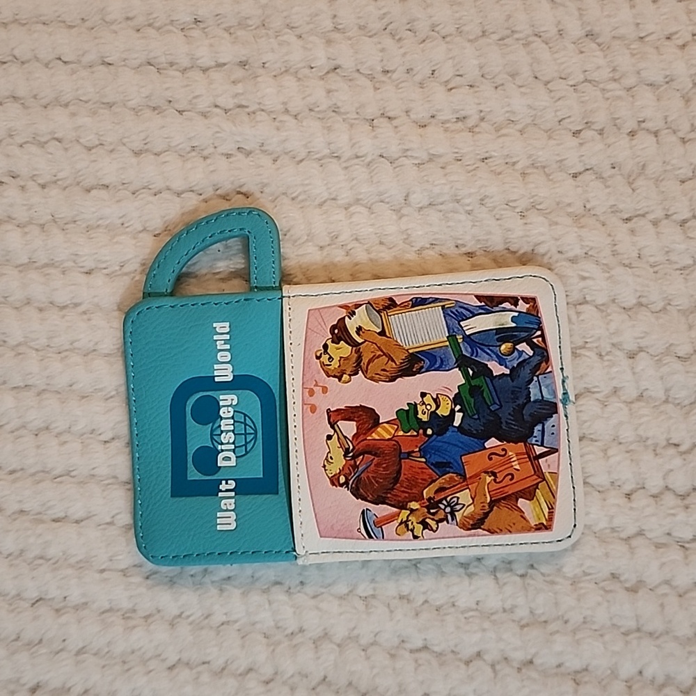 WALT DISNEY WORLD CARD HOLDER